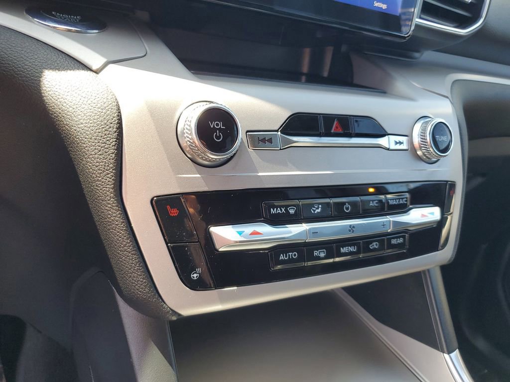 Certified 2023 Ford Explorer XLT w/ Equipment Group 202A image 22