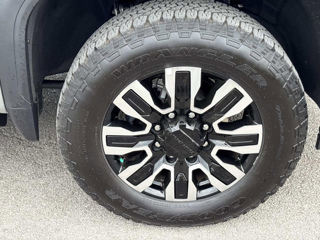 Used 2025 GMC Sierra 2500 Denali Ultimate AWD/4WD image 9