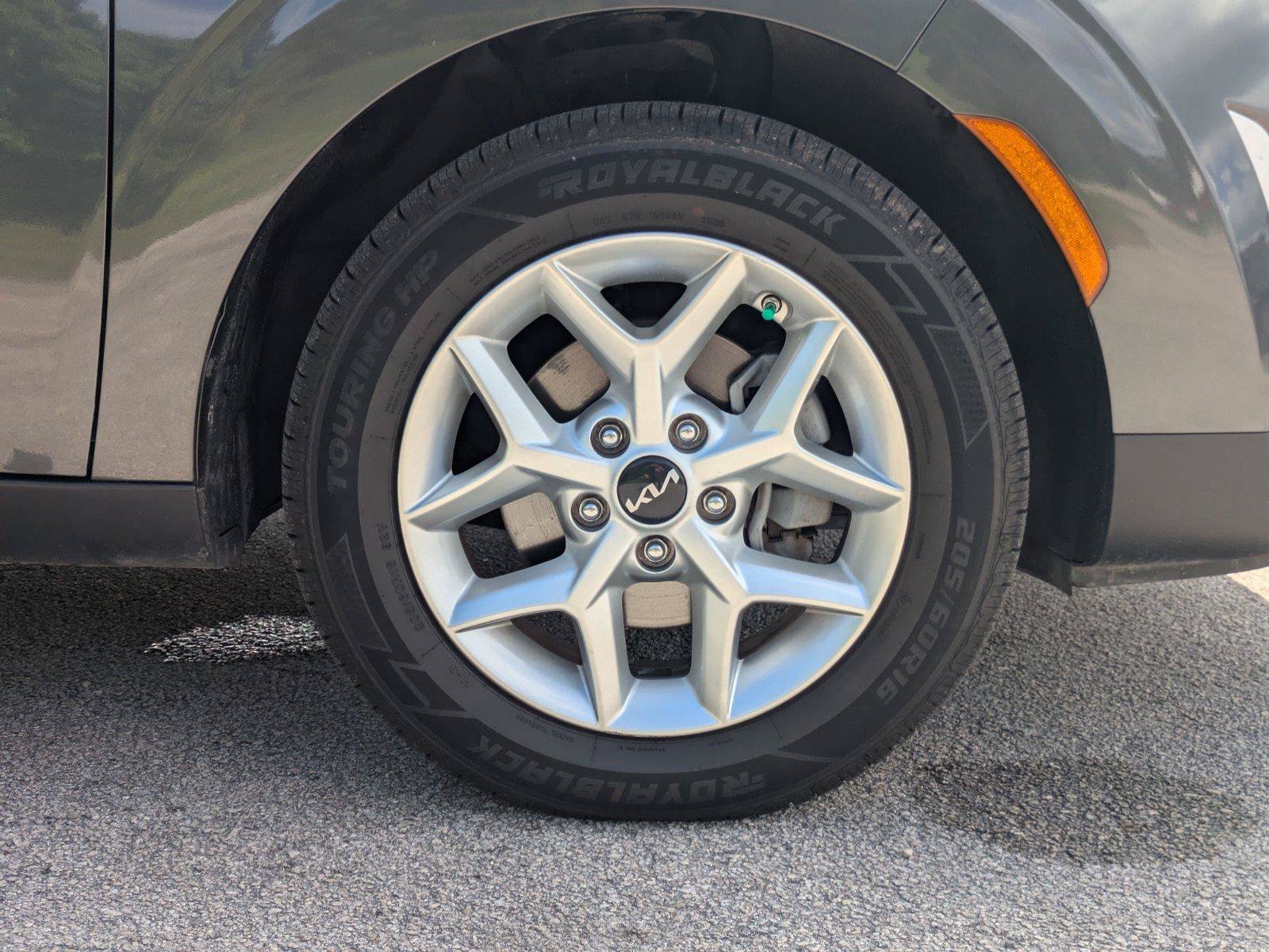 Used 2024 Kia Soul LX w/ Option Group 015 FWD image 4