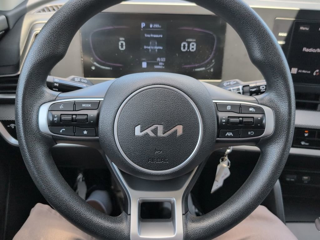 Used 2023 Kia Sportage LX FWD image 15