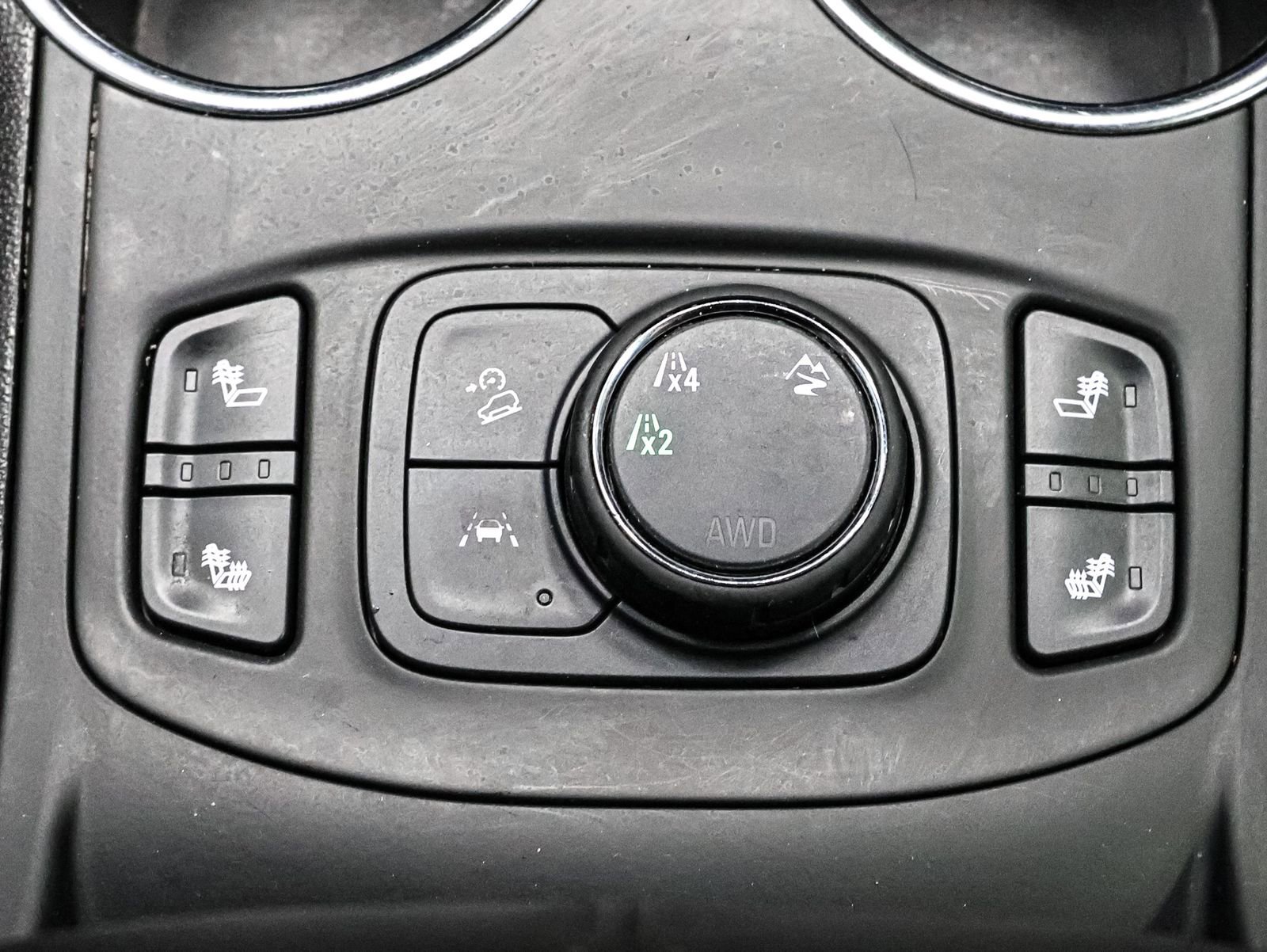 Used 2024 GMC Terrain SLT image 27