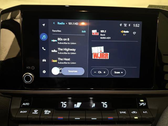 Used 2025 Toyota Camry LE FWD image 25