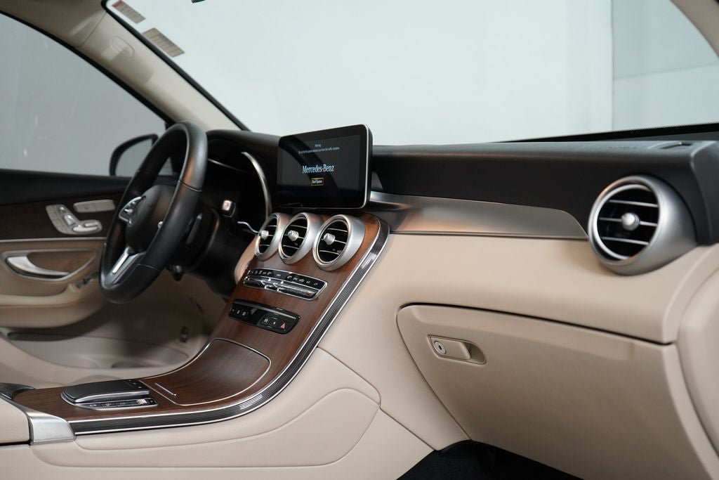 Used 2021 Mercedes-Benz GLC 300 4MATIC image 32
