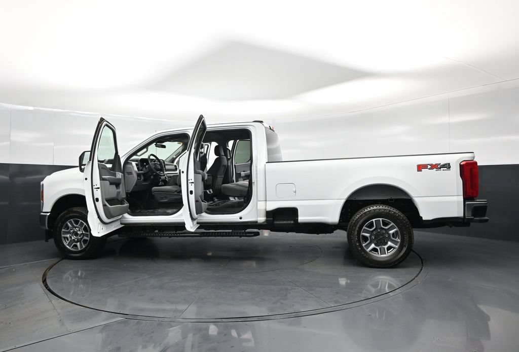 Certified 2025 Ford F350 XLT AWD/4WD image 31