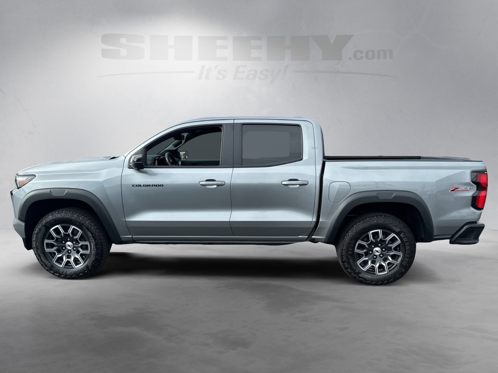 Used 2024 Chevrolet Colorado Z71 w/ Z71 Convenience Package 2 image 18