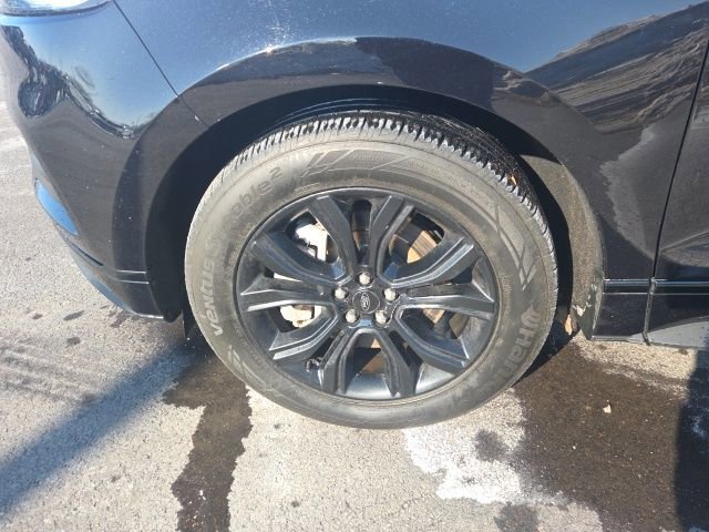 Certified 2024 Ford Edge SE w/ Black Appearance Package image 18