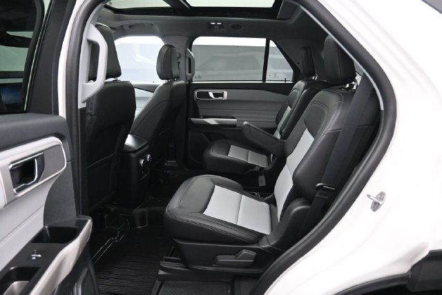 Certified 2024 Ford Explorer XLT w/ Equipment Group 202A AWD/4WD image 20