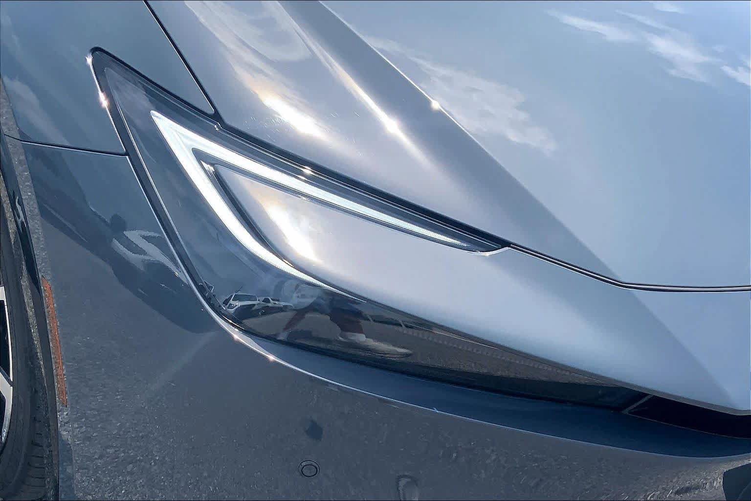 Used 2024 Toyota Prius Prime Premium FWD image 28