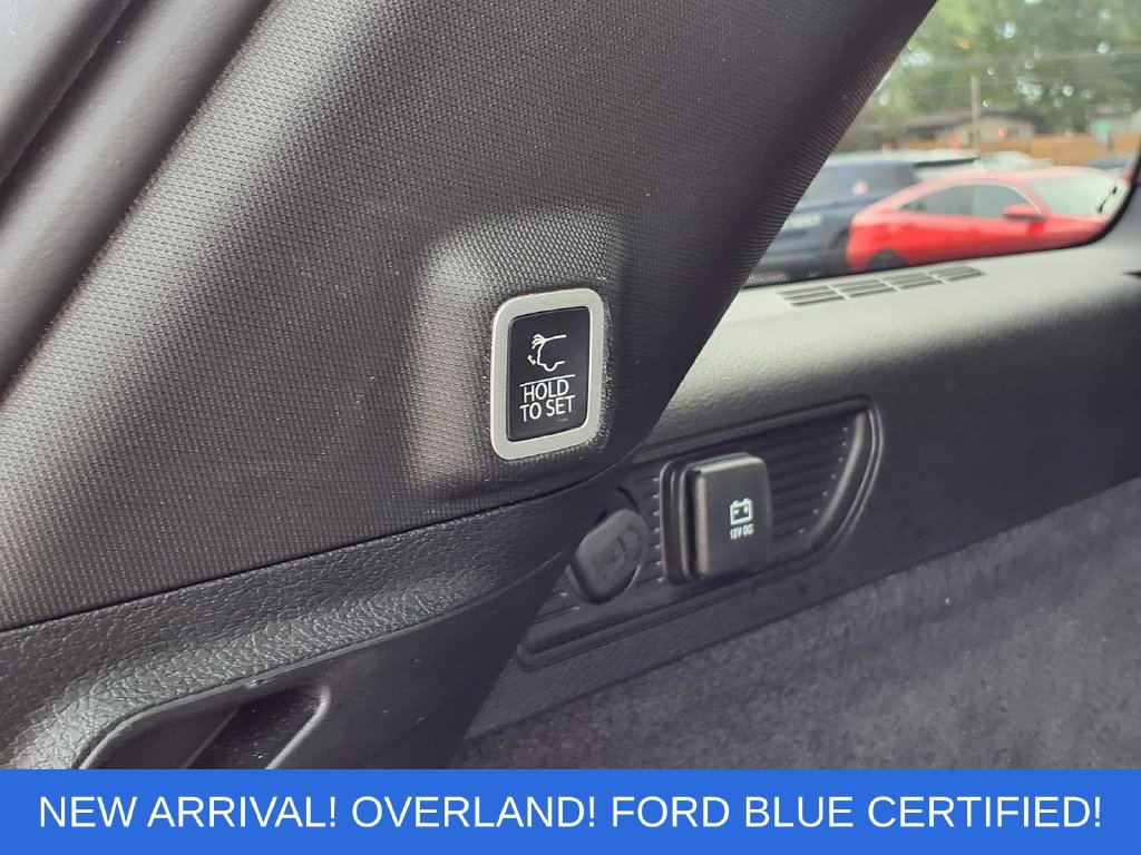 Used 2023 Jeep Grand Cherokee Overland w/ Luxury Tech Group IV AWD/4WD image 23
