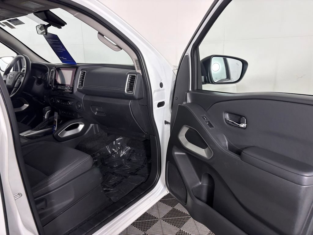 Used 2024 Nissan Frontier SV w/ SV Convenience Package AWD/4WD image 34