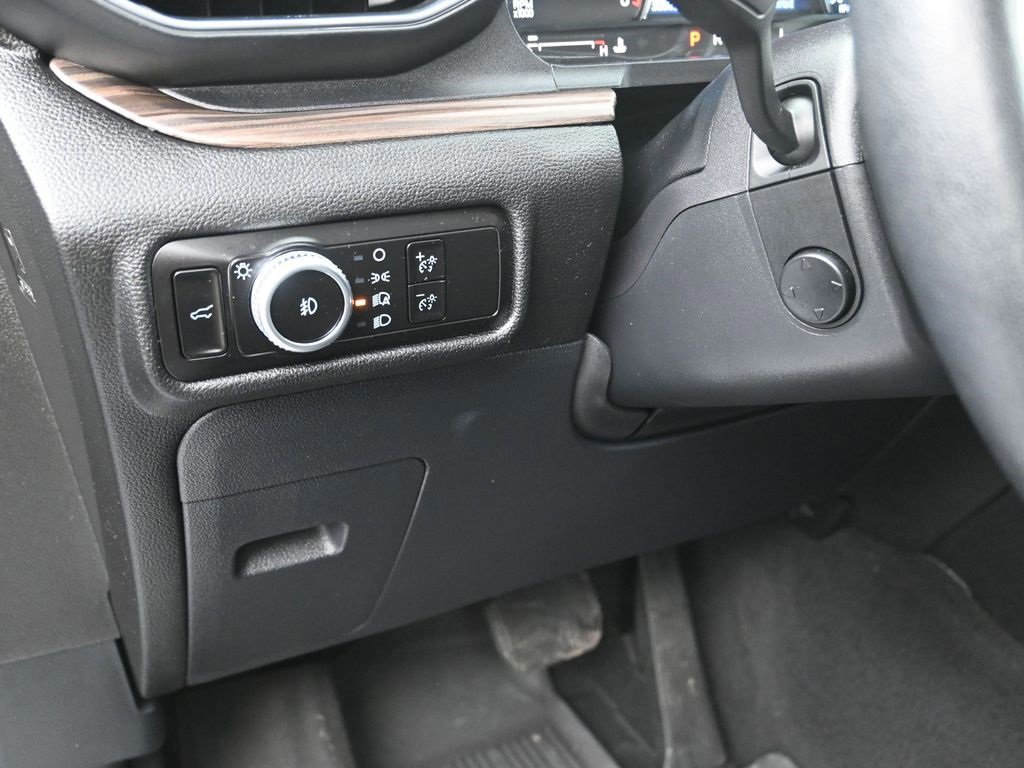 Certified 2022 Ford Explorer Limited w/ Limited Technology Package image 29