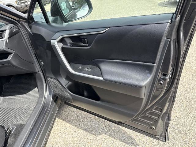 Used 2024 Toyota RAV4 LE AWD/4WD image 22