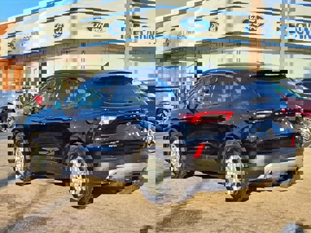 Certified 2023 Ford Escape Active w/ Tech Pack #2 image 3