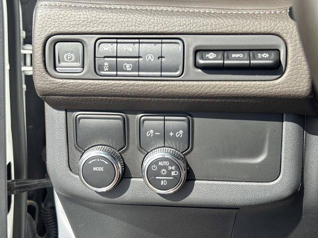 Used 2023 GMC Yukon XL Denali RWD image 24