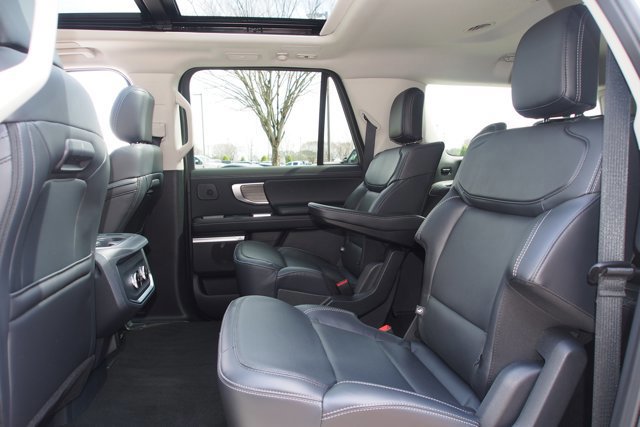 Certified 2025 Ford Expedition Max Platinum w/ Driver's Package image 22