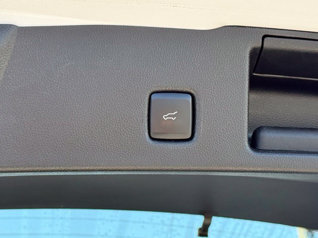 Certified 2022 Ford Escape SEL FWD image 9