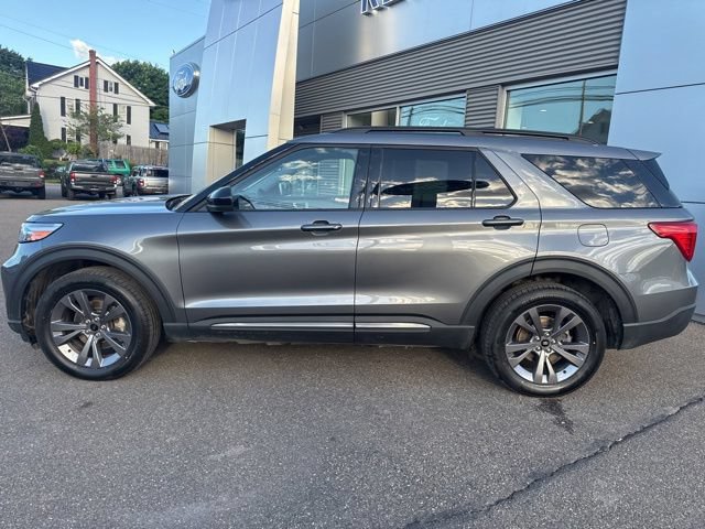 Certified 2024 Ford Explorer XLT w/ Equipment Group 202A AWD/4WD image 9
