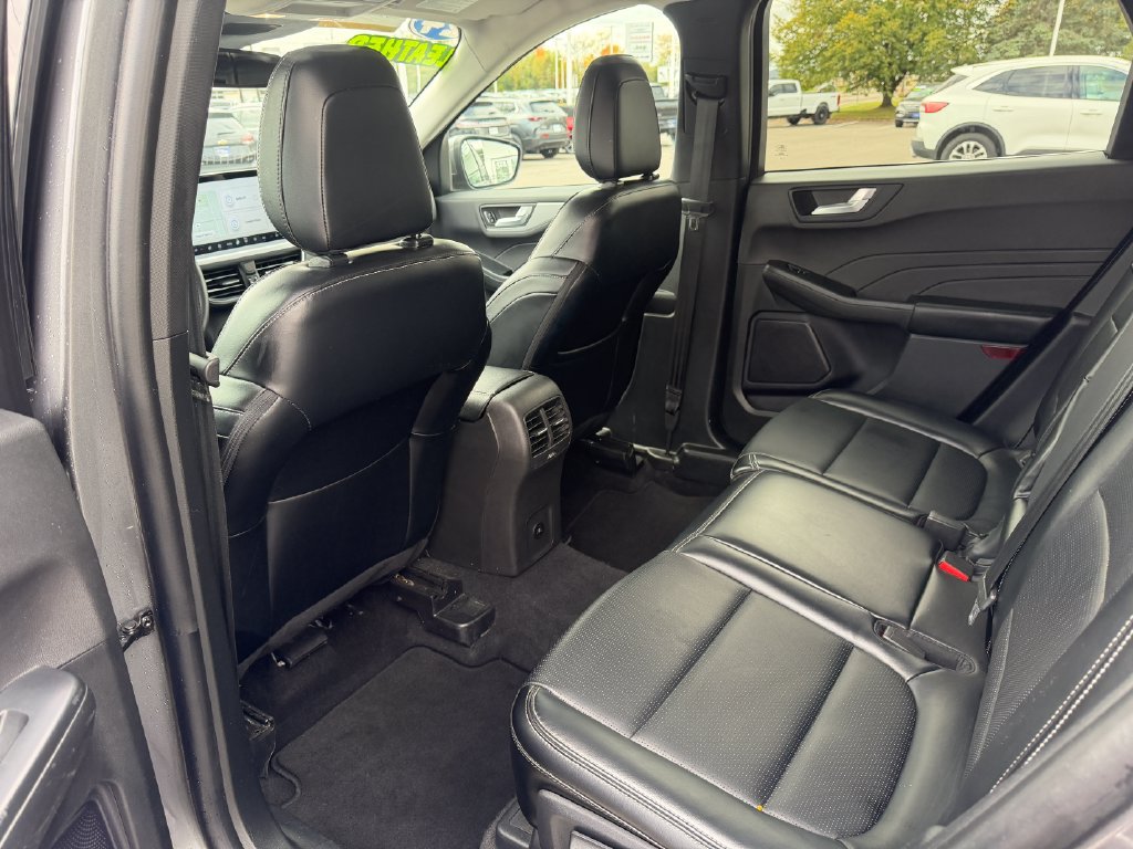 Certified 2024 Ford Escape Platinum AWD/4WD image 19