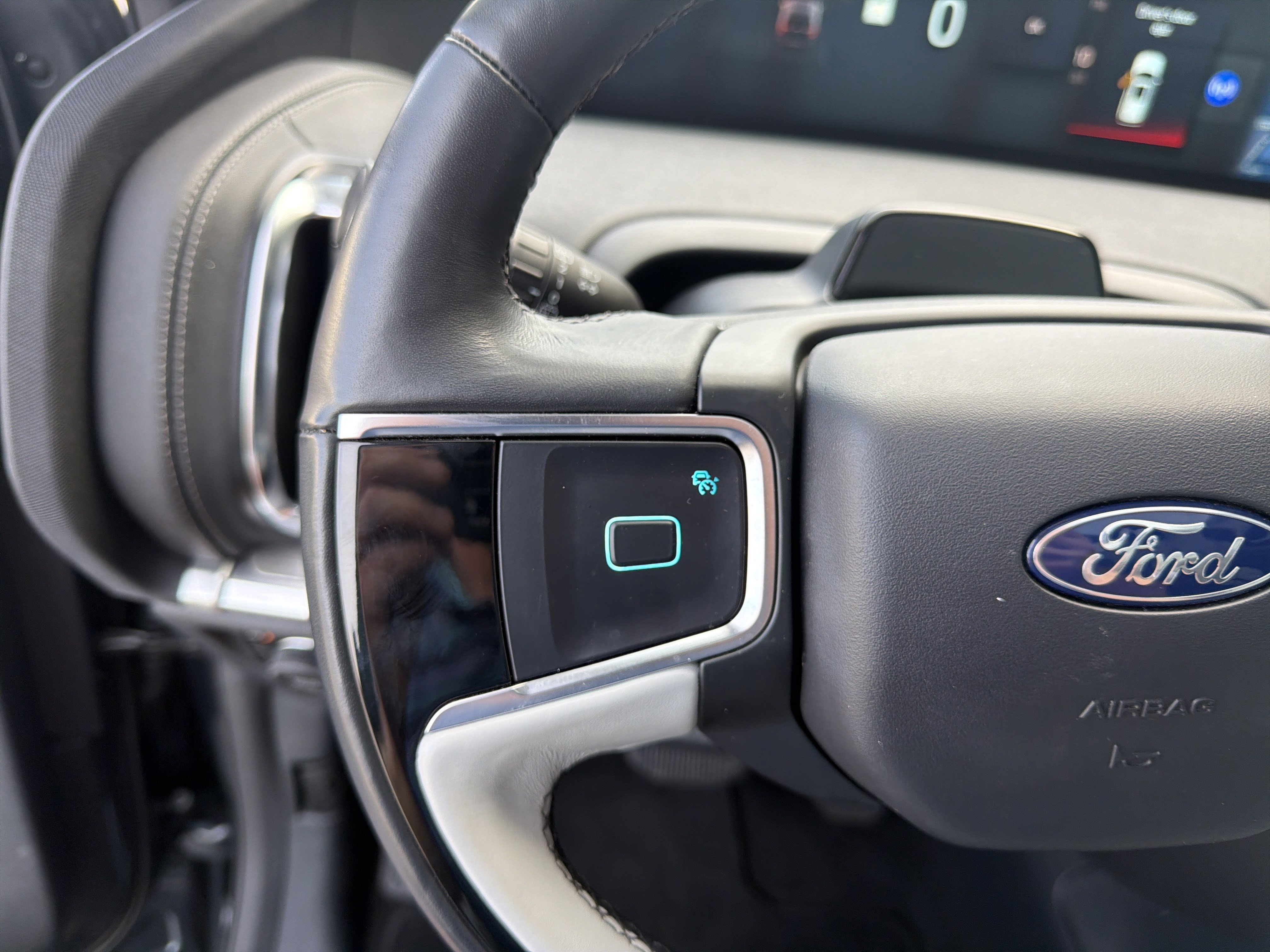 Certified 2025 Ford Expedition Platinum w/ Driver's Package image 41