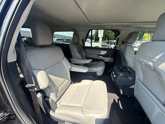 Certified 2025 Ford Expedition Active AWD/4WD image 18