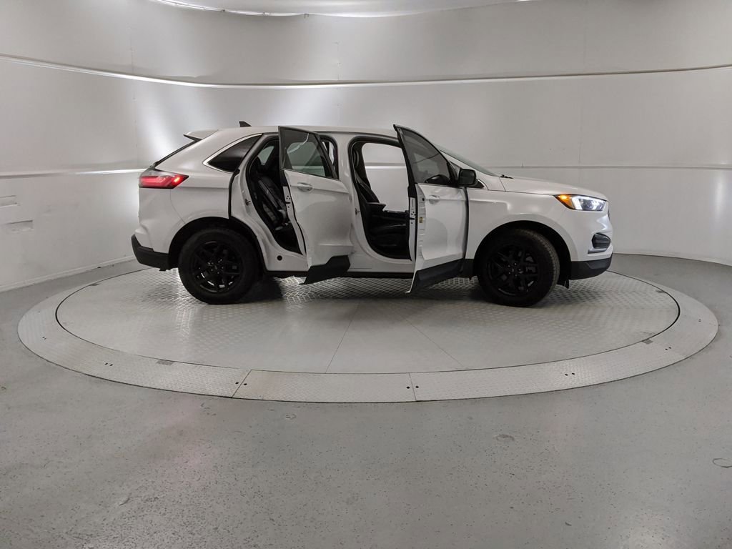 Certified 2024 Ford Edge SEL image 8