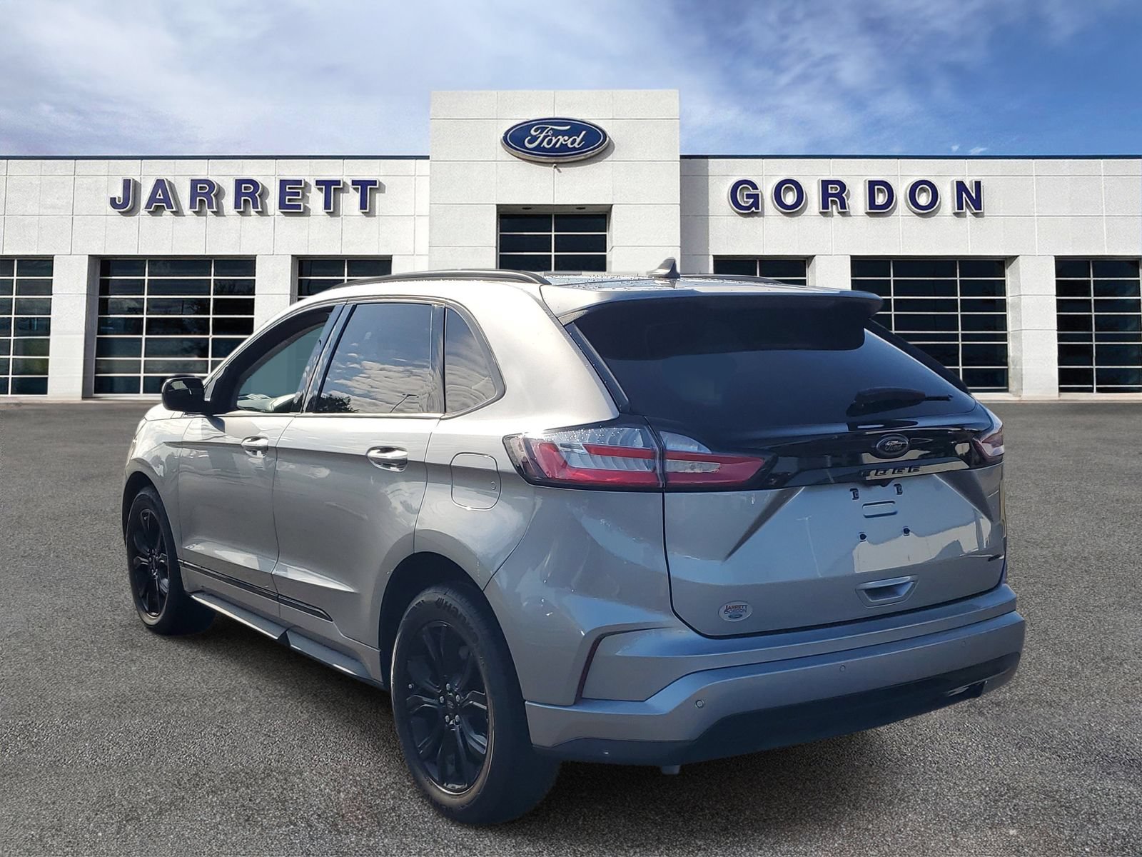 Certified 2022 Ford Edge SE w/ Black Appearance Package AWD/4WD image 3