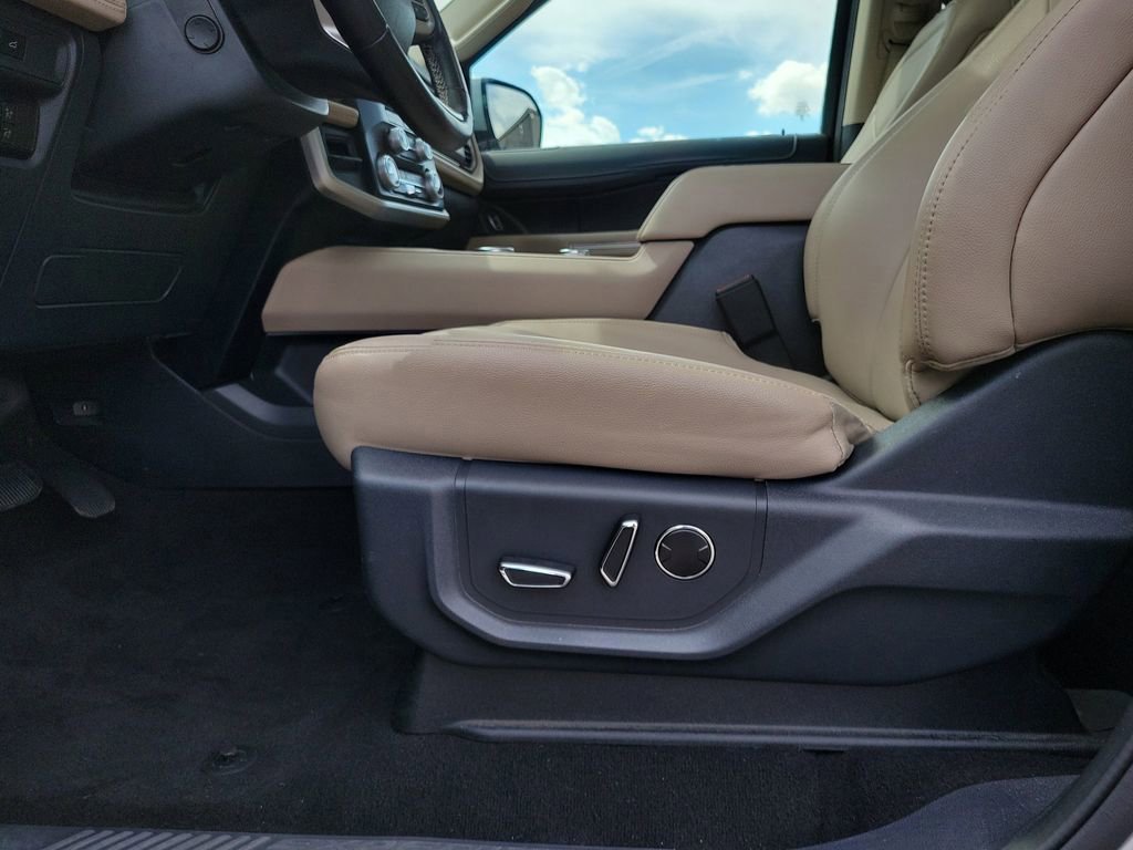 Certified 2024 Ford Expedition Limited image 19