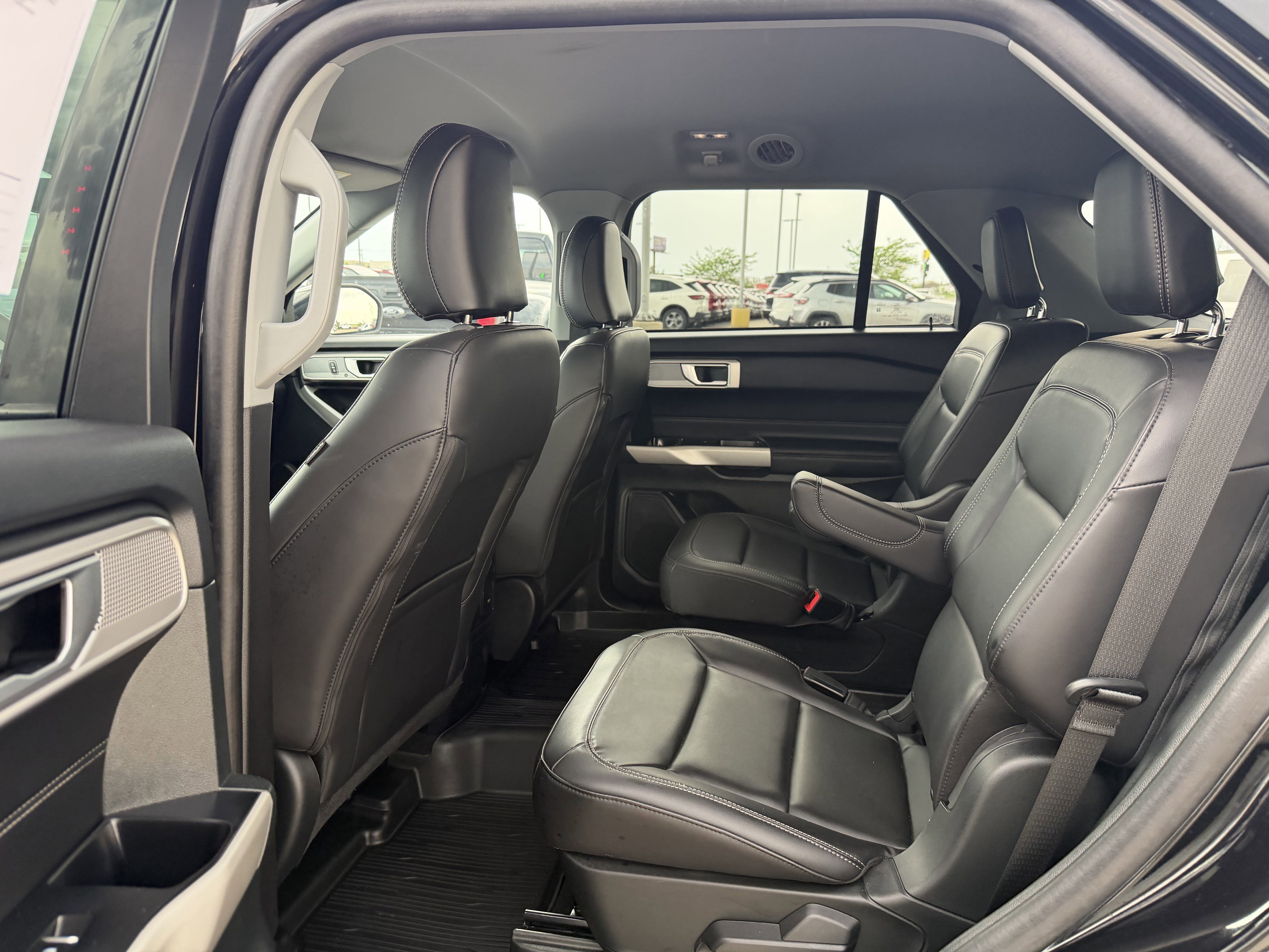 Certified 2023 Ford Explorer XLT w/ Equipment Group 202A AWD/4WD image 19