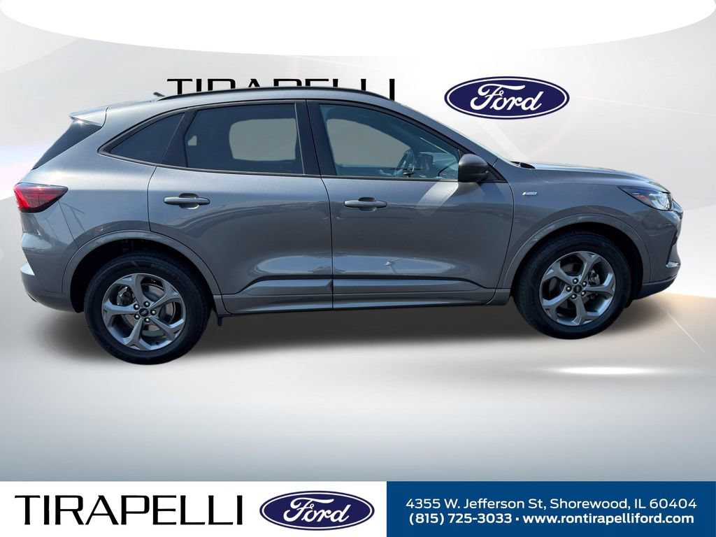 Certified 2023 Ford Escape ST-Line w/ Tech Pack #1 AWD/4WD image 4