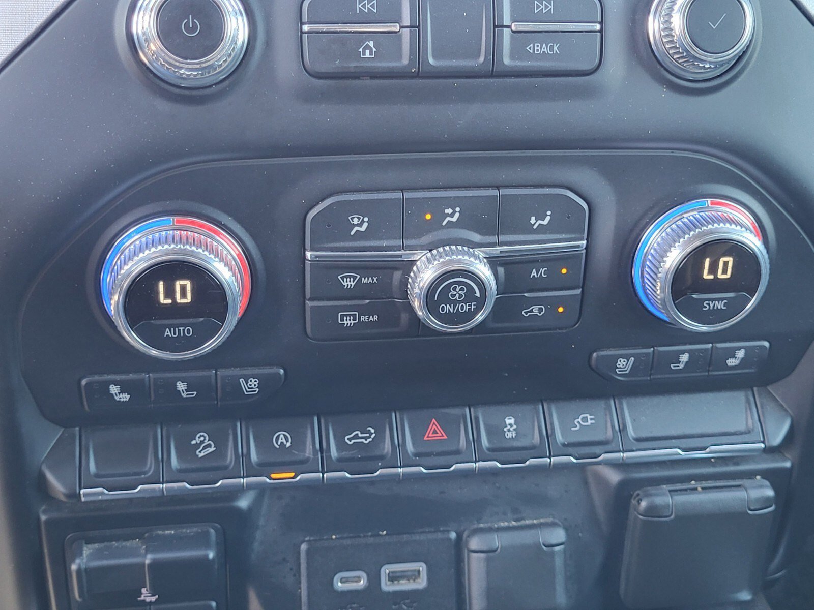 Used 2019 GMC Sierra 1500 SLT w/ SLT Premium Package image 23