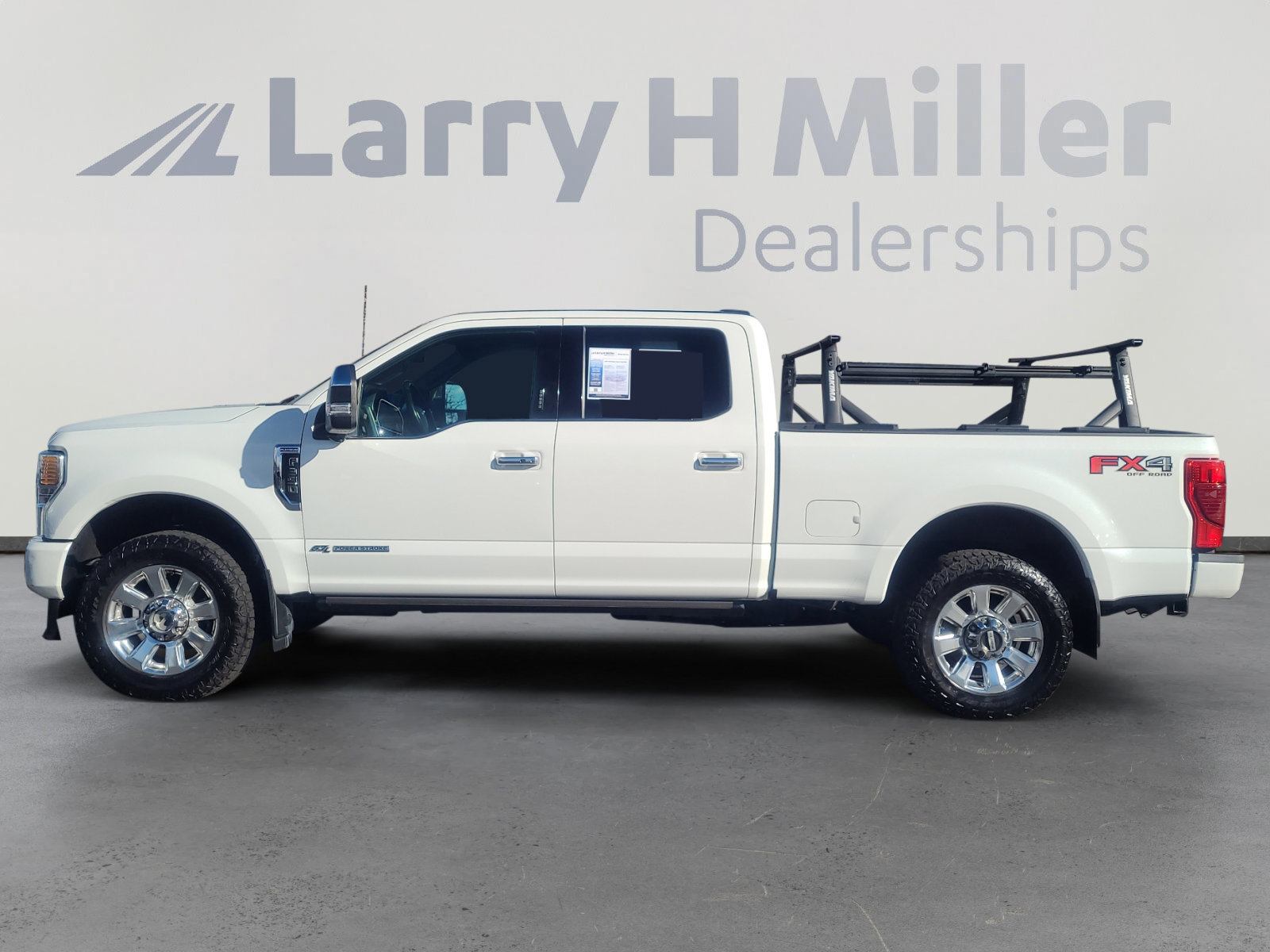 Certified 2022 Ford F350 Platinum w/ FX4 Off-Road Package image 2