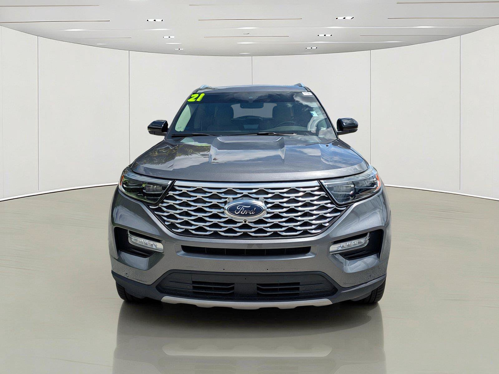 Certified 2021 Ford Explorer Platinum w/ Equipment Group 601A AWD/4WD image 3