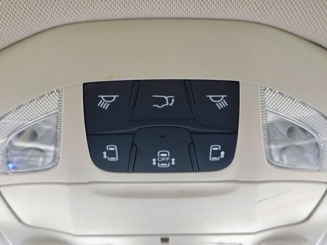Used 2020 Chrysler Pacifica Limited FWD image 36
