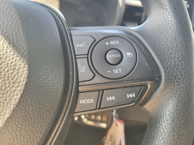 Used 2020 Toyota Corolla LE FWD image 26