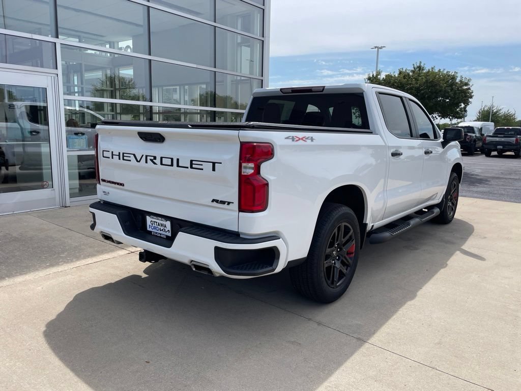 Used 2023 Chevrolet Silverado 1500 RST w/ Redline Edition AWD/4WD image 5