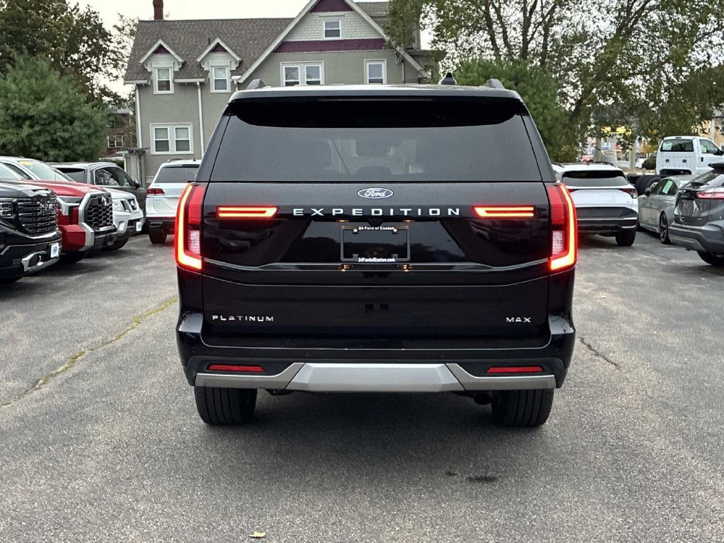 Certified 2025 Ford Expedition Max Platinum w/ Driver's Package AWD/4WD image 6