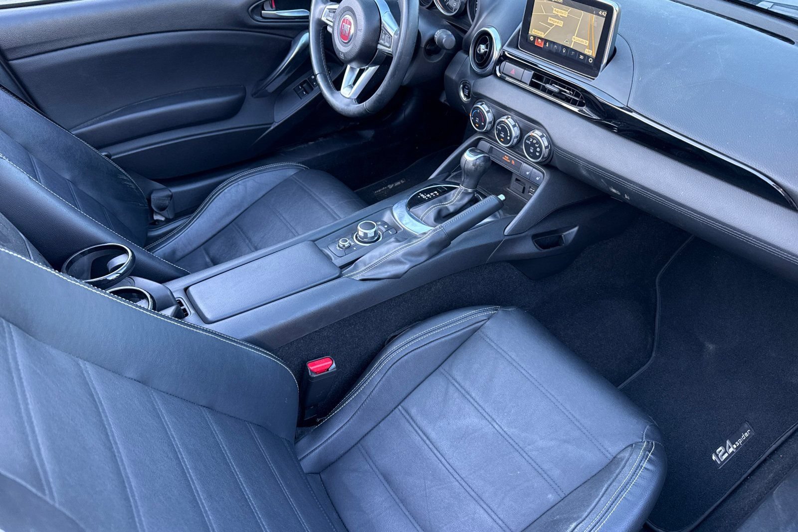 Used 2018 FIAT 124 Spider Lusso w/ Convenience Group RWD image 16