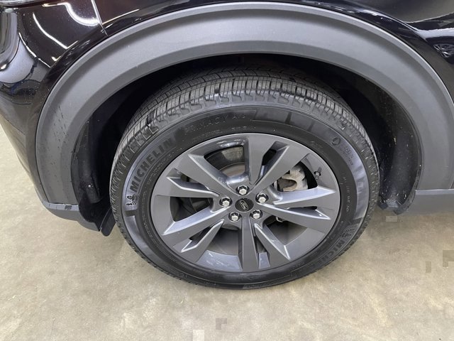 Certified 2022 Ford Explorer XLT w/ Equipment Group 202A AWD/4WD image 19