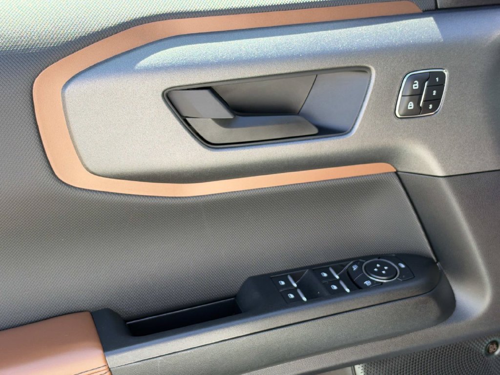 Certified 2025 Ford Bronco Sport Outer Banks w/ Outer Banks Tech Package+ AWD/4WD image 23