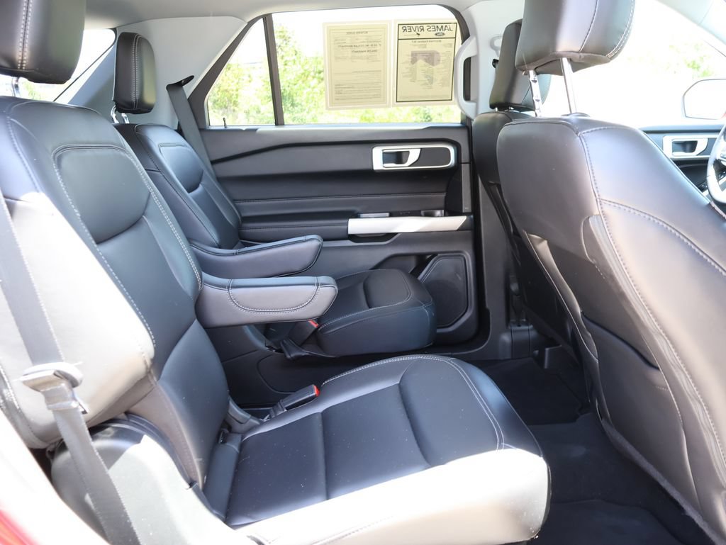 Certified 2022 Ford Explorer XLT w/ Equipment Group 202A AWD/4WD image 13