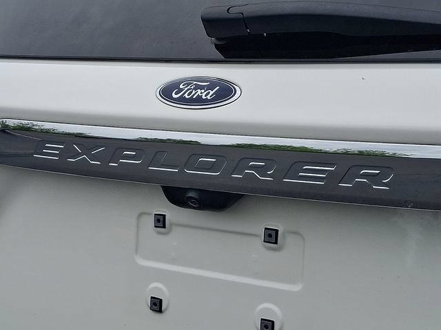 Certified 2023 Ford Explorer XLT w/ Equipment Group 202A AWD/4WD image 36