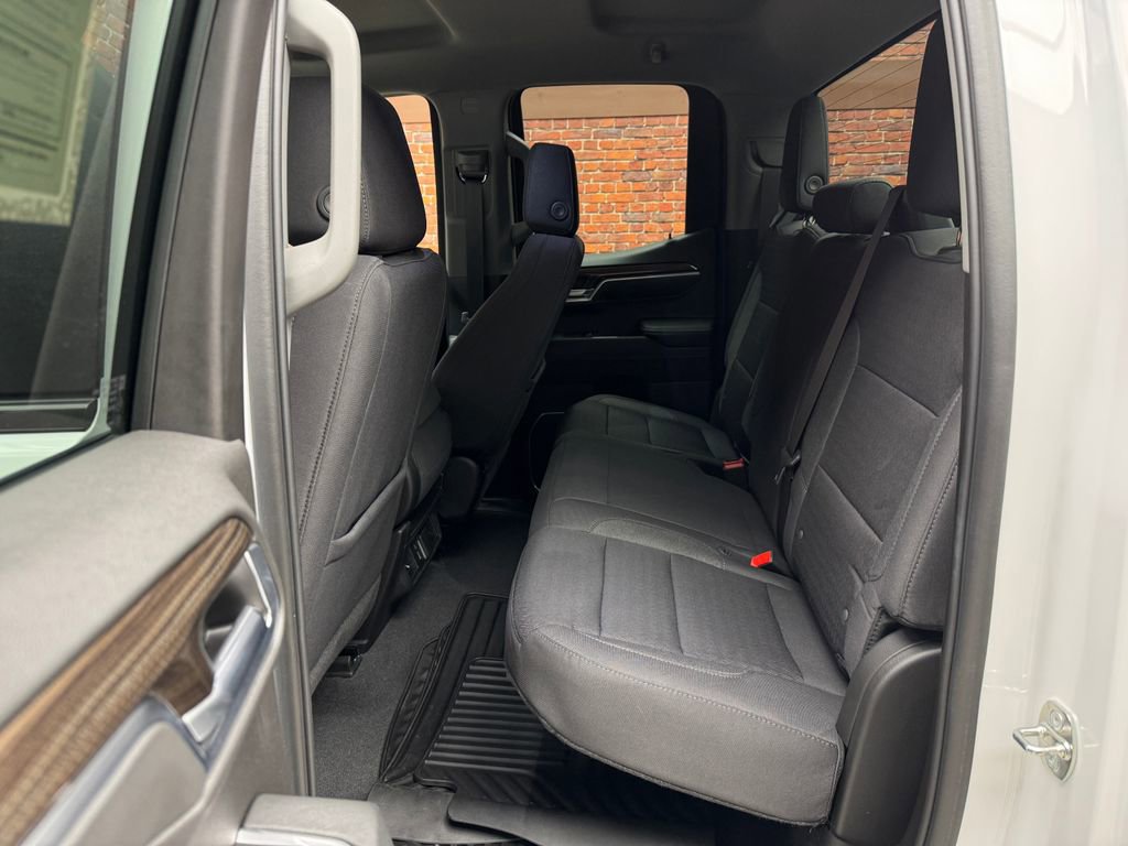 Used 2024 Chevrolet Silverado 1500 LT image 26