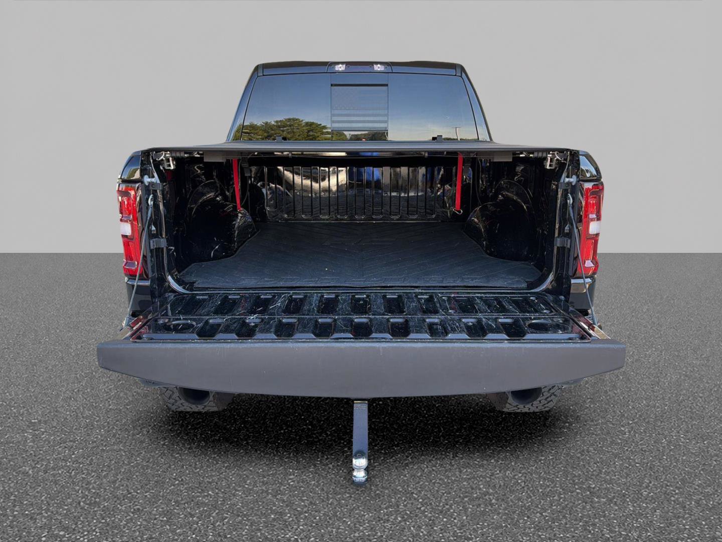 Used 2025 RAM 1500 Laramie w/ Night Edition AWD/4WD image 3