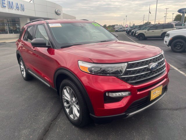 Certified 2023 Ford Explorer XLT w/ Equipment Group 202A AWD/4WD image 3