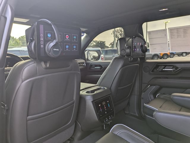 Used 2025 GMC Yukon XL AT4 Ultimate AWD/4WD image 15