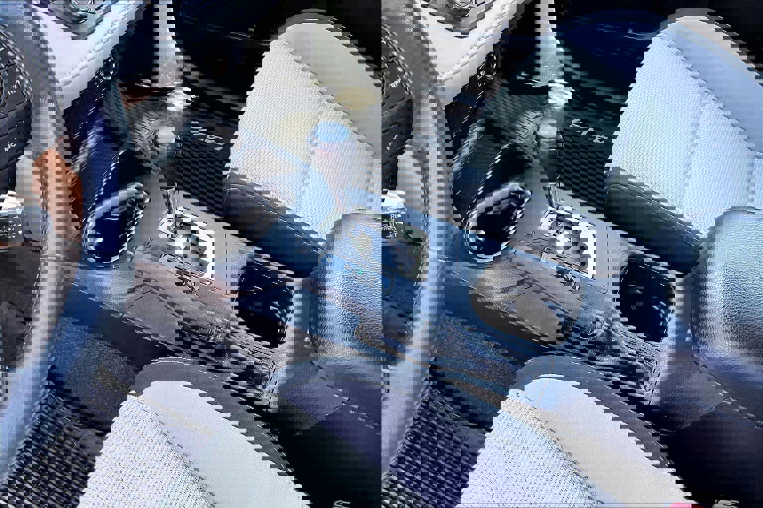 Used 2017 Toyota RAV4 XLE w/ All Weather Liner Package AWD/4WD image 19