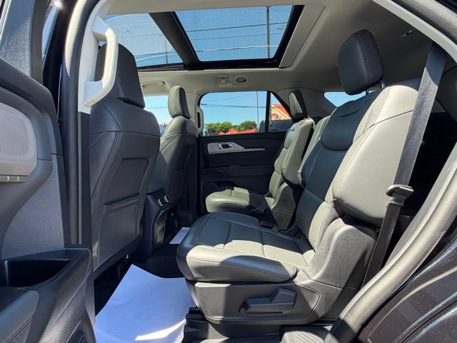 Certified 2025 Ford Explorer Active w/ Active Comfort Package AWD/4WD image 24
