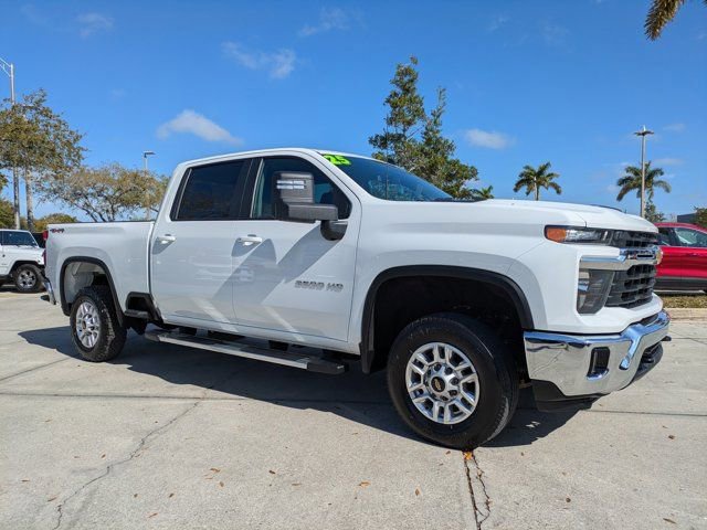 Used 2025 Chevrolet Silverado 2500 LT w/ Convenience Package image 7