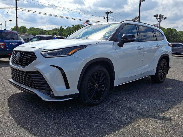 Used 2024 Toyota Highlander XSE AWD/4WD image 3