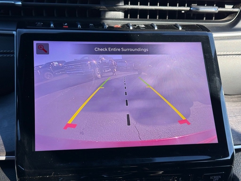 Used 2024 Jeep Grand Cherokee Limited image 25